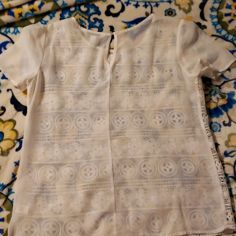 Blouse - Picture 2 of 3